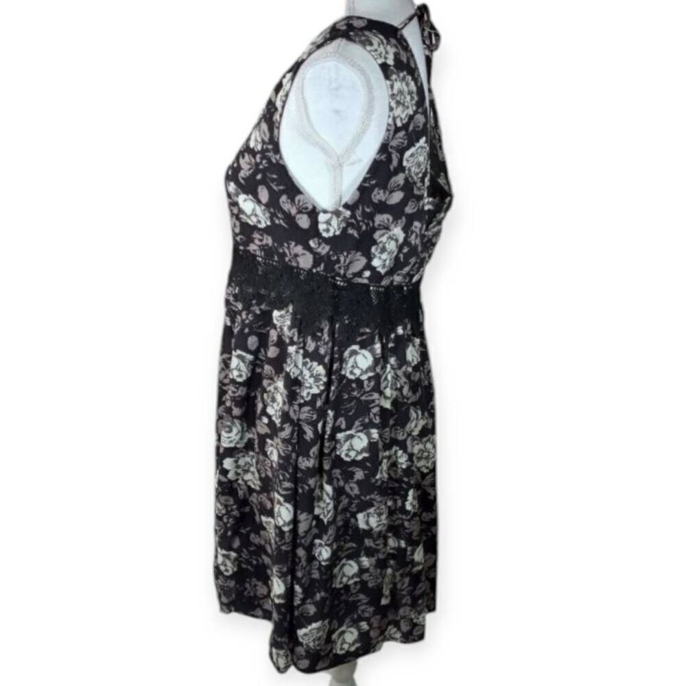 DOE & RAE BLACK, GRAY & WHITE FLORAL DRESS SZ.L NWT. - Picture 4 of 10